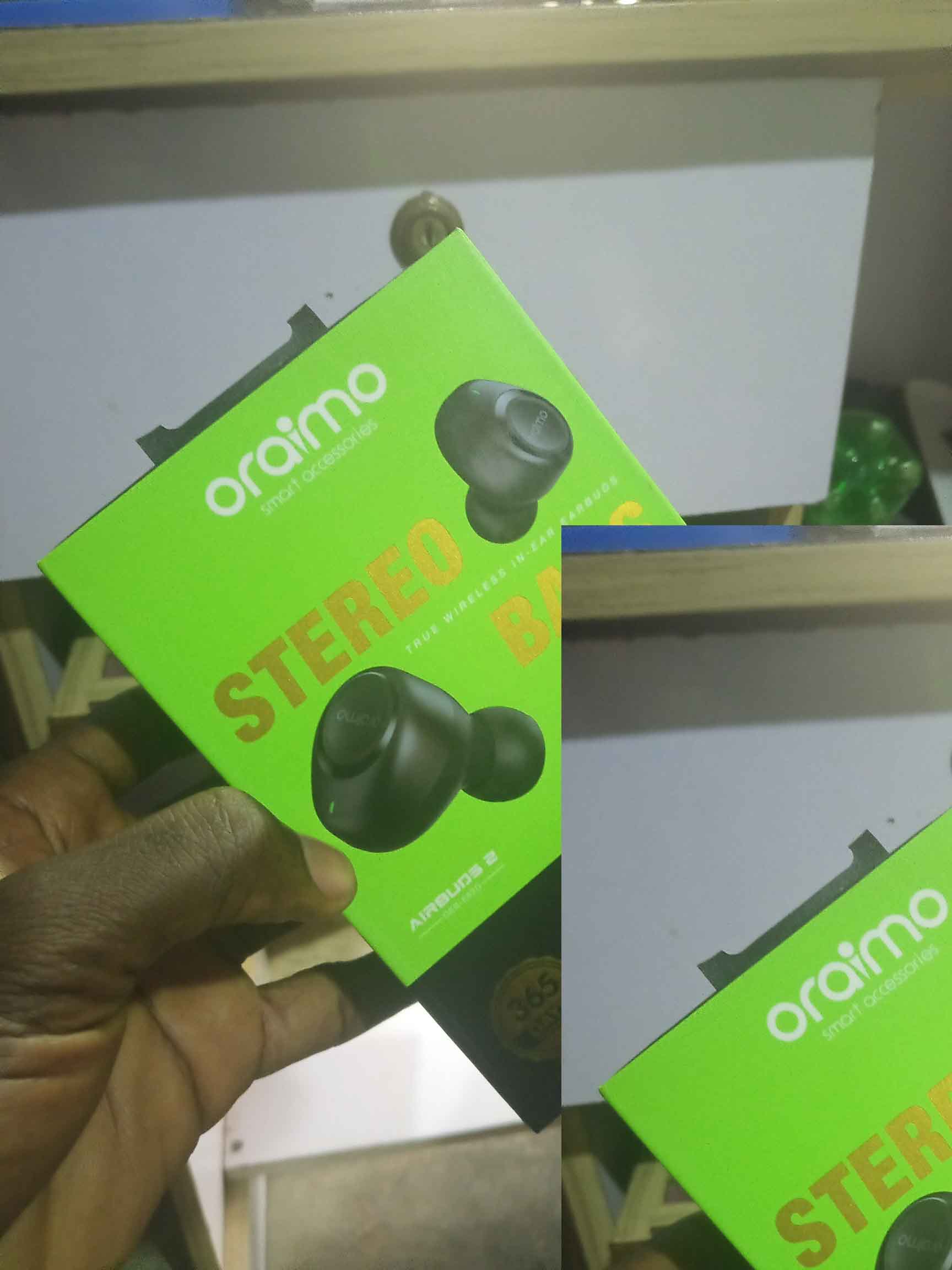 Oriamo earbud